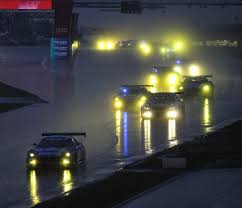 Bei tag und bei nacht zeigen die fahrer ihr können auf dem nürburgring. Nurburgring Atmosphare 24h Rennen 2016