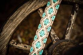 Diese paracord halsband anleitung zeigt ein wunderschönes breites hundehalsband. 37 Swiss Paracord Gmbh
