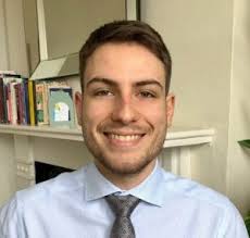 34 anni, laureato in economia e commercio internazionale. Dario Romano Fenili