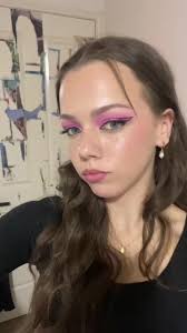 annie edwards (@annieedwardsbeauty)