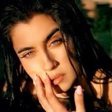 Camesha Henry (@CameshaCh)