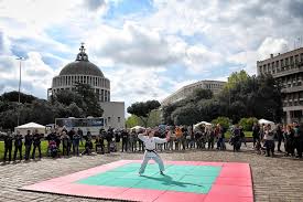 Hotels near basilica san giovanni bosco: Le Esibizioni A Piazza San Giovanni Bosco Polizia Di Stato