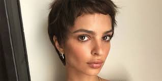 Pascal le segretain/getty images) the 'gone girl' and 'i feel pretty' star defended letting her hair grow naturally in her essay. Emily Ratajkowski Tried To Wear A Pixie Cut For The Met Gala