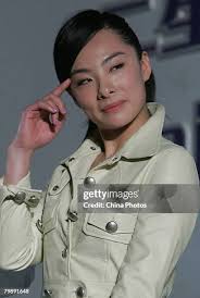 Cindy Brown of South Africa tackles Carly Dickson of Canada during... News  Photo