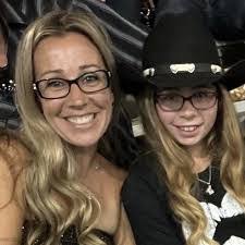 Rachel Lambros's Instagram, Twitter & Facebook