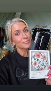 Say HAIR for the l i n k s !