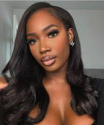 🎨 Artist Spotlight 🎨: Meet Joyce King, a passionate self-taught Nigerian  artist based in Canada. Born in Lagos, Joyce discovered her love for art at  an early age, painting alongside her father.