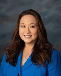 Kim Phelps's Instagram, Twitter & Facebook