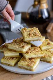 Kasekuchen Vom Blech Mit Marzipanstreuseln Und Gemahlenen Mandeln Kasekuchen Vom Blech Kasekuchen Mit Streusel Und Kuchen
