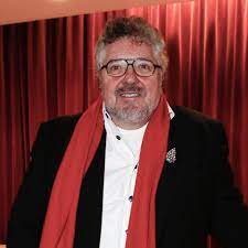 Schanze works as television presenter on german broadcasters. Michael Schanze Der Kult Moderator Gala De