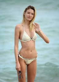 set me on fire h0ll0w25 368 9. Painted On Swimsuits Camel Toe