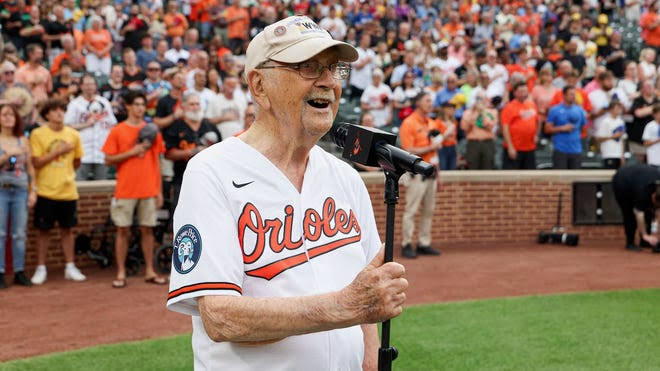 Watch WWII vet Jack Myers, 103, sing national anthem at Orioles game