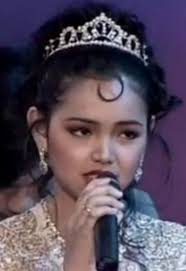 Download lagu jerat percintaan siti nurhaliza mp3. Jefri Aduba De Janitor On Twitter 64 Persembahan Dengan Crown Feeling Ratu Pertama Di Ajl Siti Nurhaliza Jerat Percintaan Ajl96 65 Persembahan Tanpa Sepatu Pertama Di Ajl Elyana Tak Tercapai Akalmu Ajl06