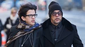 Pascal obispo and isabelle funaro were married for 4 years. Le Fils De Pascal Obispo En Couple Qui Est L Heureuse Elue Rtl People