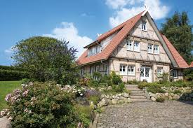 Modernes Fachwerkhaus Mit Freigelegtem Mauerwerk Fachwerkhauser Landhausstil Hauser Haus