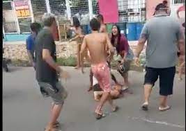 maˈnaʊ̯s) é um município brasileiro, capital do estado do amazonas e principal centro financeiro, corporativo e mercantil da região norte do brasil. Homem E Morto A Tiros Na Frente Da Esposa Em Manaus Veja Video