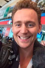 See more ideas about toms, tom hiddleston, thomas william hiddleston. Always Nice To See Tom Hiddleston S Smiling Face With A Fan Hiddlebatch Fans