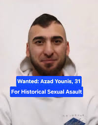 Did Smith gave an order to cut the mic or her neck was itchy? If not why  did she not intervene to let him repeat his question and asked for Apology  from