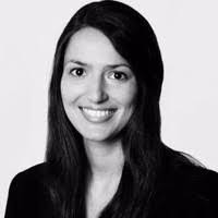 Elizabeth Makris's Instagram, Twitter & Facebook