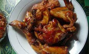 Resep masakan ayam panggang yang manis gurih ini lebih enak jika di sajikan dengan nasi putih yang masih hangat dan pulen serta pelengkap. Resep Cara Masak Ayam Panggang Oven Spesial Resep Ayam Resep Ayam Panggang Resep