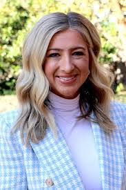 Kate Skelton's Instagram, Twitter & Facebook