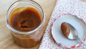 Gateau Au Fromage Blanc Son Coulis De Caramel Au Beurre Sale Recette Ptitchef Recette En 2020 Recette Caramel Au Beurre Sale Recette Glacage