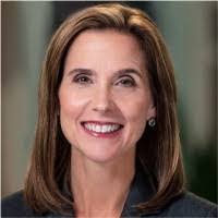 Elizabeth Usher's Instagram, Twitter & Facebook