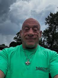 Happy Memorial Day but there are no days off. I weigh 223 1/2 pounds three  weeks ago. I've been eating good but I've been eating a lot came to bulk a  little