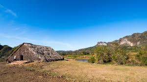 Diese zigarren genießen den ruf zu den besten der welt zu gehören. Trockenscheune Fur Tabak Im Vinales Tal Kuba Vinales Kuba Ausflug