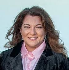 Angie Fincannon's Instagram, Twitter & Facebook