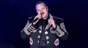 Pepe Aguilar cantará el himno en pelea de Canelo vs Chávez