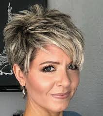 Der rückgang ist eine gute zeit sein haarschnitt und einer der stärksten trends für die neue saison zu ändern kommt, ist kurze haare. Trend Short Hairstyles Women For Fine Hair Hairstyles Short Trend Women Short Sassy Haircuts Short Hairstyles For Thick Hair Short Haircut Styles