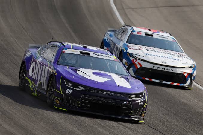 Alex Bowman Finds Momentum with Top-Five Finish in Chicagoland Speedway  Return - Catchfence