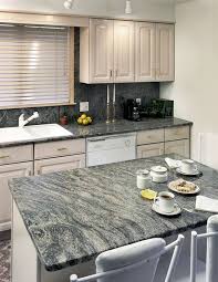 Kinawa Brazil Granit Ist Ein Elegantes Material Das Jedes Zuhause Zum Leuchten Bringt Http Www Granit Arbeitsplatten Com Kinawa Brazil Granit Arbeitspla