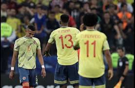 La esposa del futbolista william tesillo, denunció amenazas contra el defensor colombiano tras la eliminación de los cafeteros en la copa américa. Cuadrado Explico La Razon Por La Que Tesillo Pateo El Ultimo Penal Copa America Brasil 2019