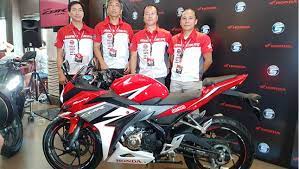 Honda cbr 150r is the most stylish and dashing bike. Honda Cbr150r Motorcycle Price Features Specs