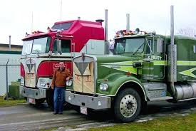 Bj And The Bear Truck Interior 10 4 Magazine For Today S Trucker Big Rig Trucks Kenworth Trucks Vintage Trucks