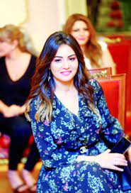 اوضحت النجمة دينا فؤاد في تصريحات صحفية خاصة ان مسلسل اللى مالوش كبير عمل. Ø¯ÙŠÙ†Ø§ ÙØ¤Ø§Ø¯ Ø¥Ø´Ø§Ø¯Ø© Ø§Ù„Ø±Ø¦ÙŠØ³ Ø¨Ø¯ÙˆØ±ÙŠ ÙÙŠ Ù…Ø³Ù„Ø³Ù„ Ø§Ù„Ø§Ø®ØªÙŠØ§Ø± Ø£Ø¹Ù„Ù‰ ÙˆØ³Ø§Ù… ÙÙŠ Ø­ÙŠØ§ØªÙŠ Ø¨ÙˆØ§Ø¨Ø© Ø§Ù„Ø´Ø±ÙˆÙ‚ Ù†Ø³Ø®Ø© Ø§Ù„Ù…ÙˆØ¨Ø§ÙŠÙ„