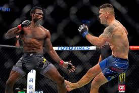 Weidman's shin snapped in two following a perfect leg check from hall. Gporef1efe Ysm