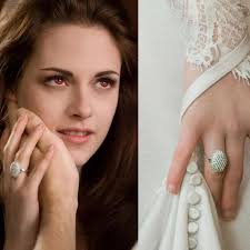 Como a Bella usa o anel sem destruir ele? : r/twilight