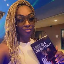 Help me roll out the pink carpet to salute a true Queen