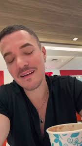 🤣 le doy gracias a Dios por los personages que pone en mi camino para  alegrarme el día… , Yo no sé qué le estará pasando a la chica que me  atendió para responderme así 🤣, pero amé su sinceridad y ...