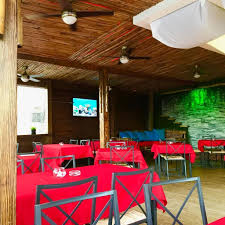Traspaso Restaurant Bar En El Centro De Bavaro Punta Cana Plaza Comercial Menos de año de uso.