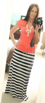 Black And White Maxi Skirt Outfit California To Carolina Black White Maxi Skirt 3 Ways White Maxi Skirts Striped Maxi Skirts Black White Maxi Skirt