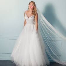 Enzoani brautkleider zum verlieben laue festmoden. Brautkleid Von Lilly Wedding Looks Kollektion 2021 Brautkleid Kleid Hochzeit Braut