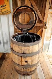 Whiskey Barrel Trash Can 3 Jpg Wijnvaten Handgemaakte Huisdecoratie Rustiek Huis