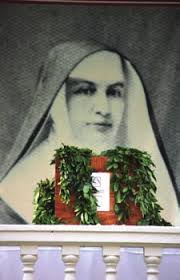 A heroine's homecoming Tributes royal and religious