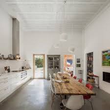 Ideas para la decoración de cocinas modernas con paredes de microcemento. Cocina Microcemento Microcemento Pisos Microcemento Diseno De La Sala De Comedor