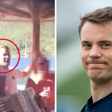 Neu hinzugekommen waren detlef dutziak (bass) und michael sündermann (gitarre) von formel i. Wirbel Um Urlaubsvideo Manuel Neuer Singt Lied Von Rechtsextremer Band Aus Kroatien Stern De