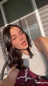 Daisy Will's Instagram, Twitter & Facebook